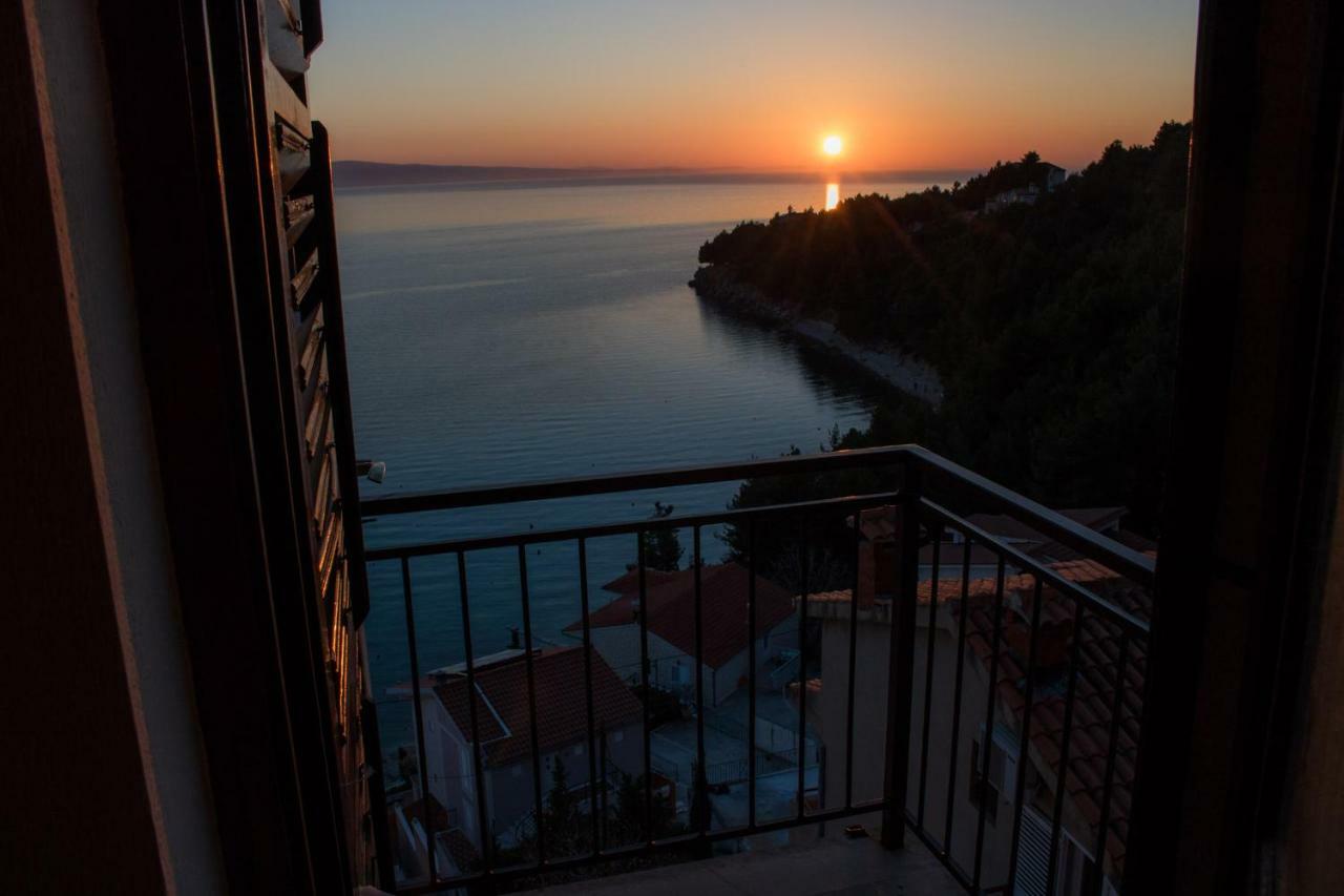 Apartamento Leonarda Omiš Exterior foto