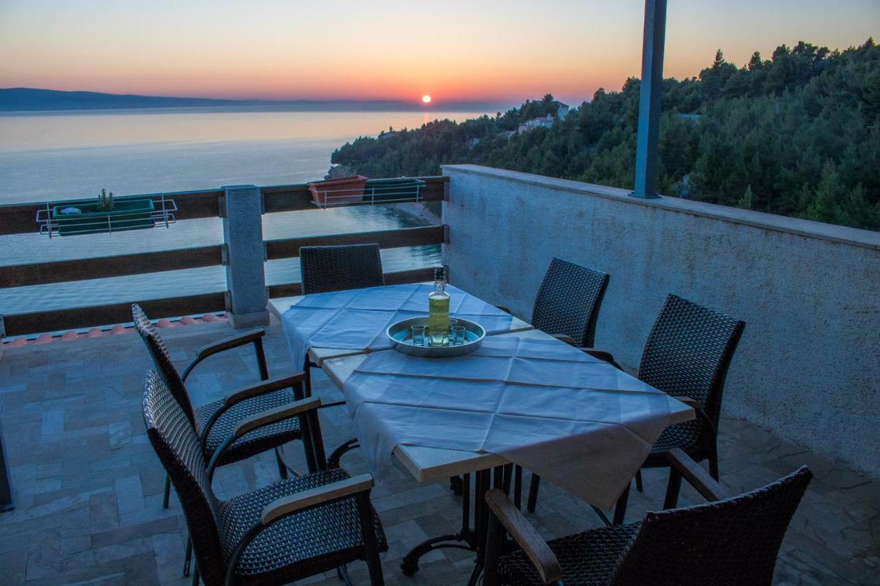 Apartamento Leonarda Omiš Exterior foto
